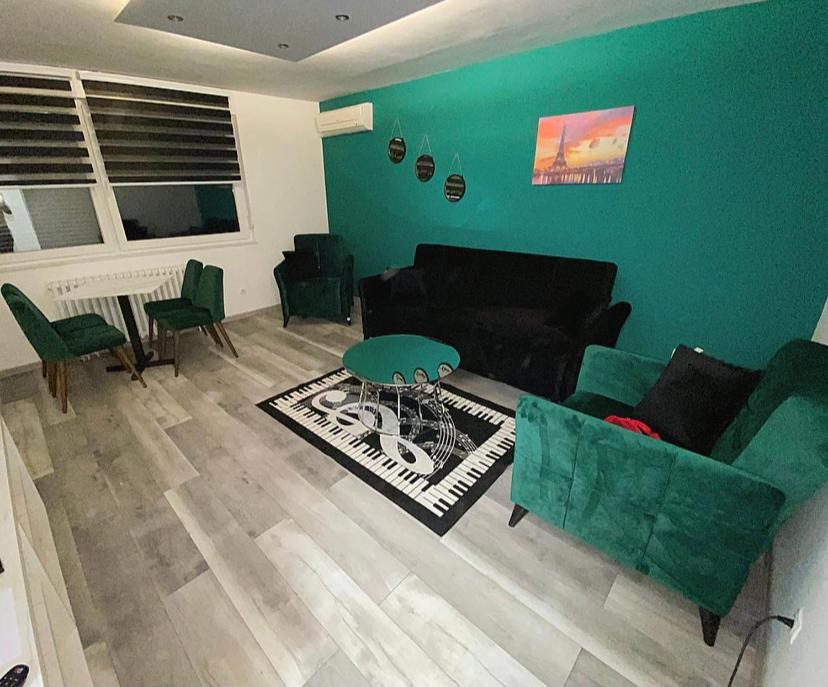 Apartman Omar Stan Na Dan Besplatan Parking SJJ Exterior foto